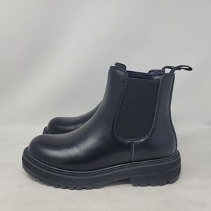 NWOT DUNES Womens Black Faux Leather Lug Sole Block Heel Ankle Boots 7M